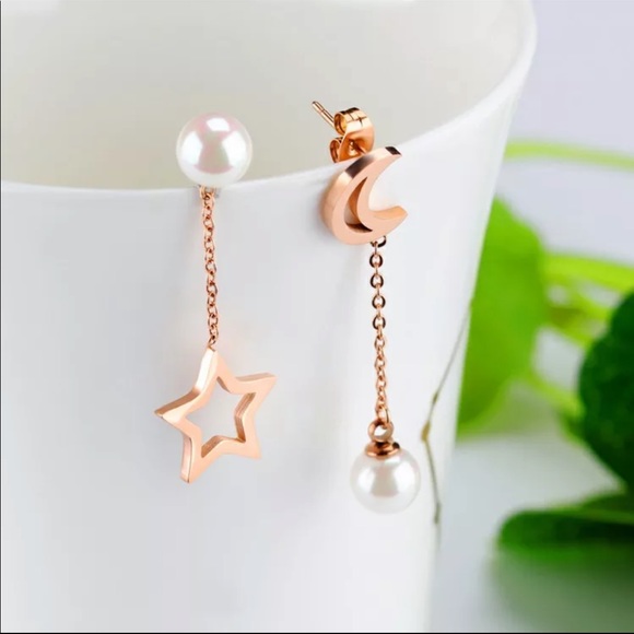 Moon and Star Long Pearl Chain Drop Earrings. - Picture 4 of 6